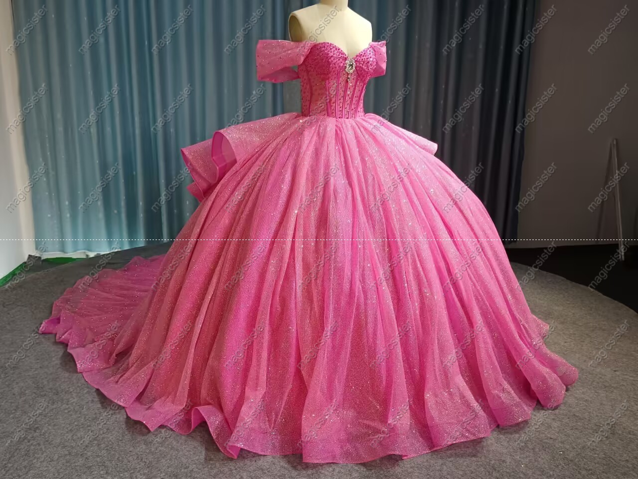 Superhot Unique Factory Wholesale Glitter Quinceanera Dresses