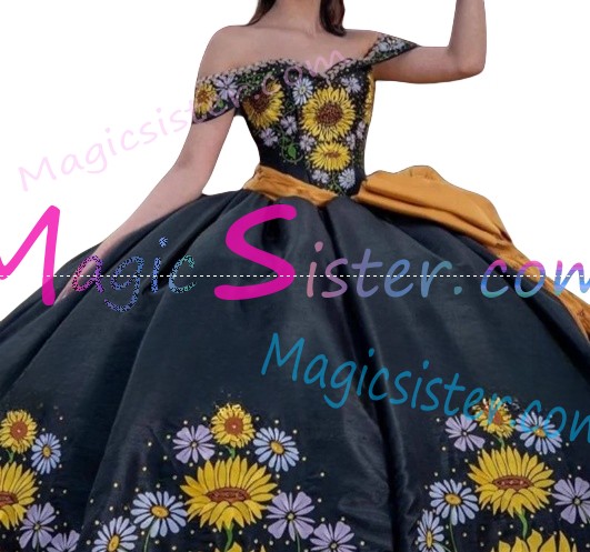 Hotselling Embroidery Charro Quinceanera Dress