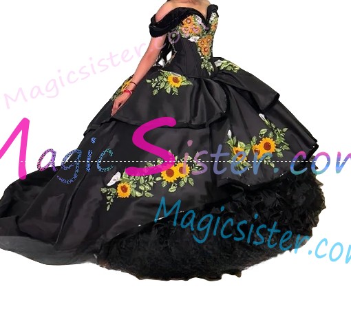 Hotselling Embroidery Charro Quinceanera Dress