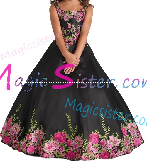Hotselling Embroidery Charro Quinceanera Dress