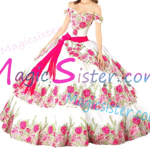Hotselling Embroidery Charro Quinceanera Dress