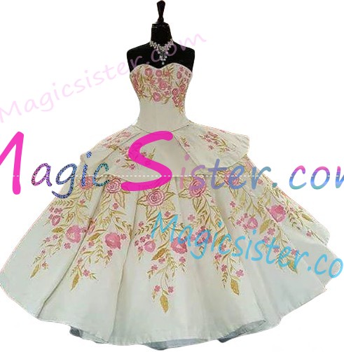 Hot Selling Embroidery Charro Quinceanera Dress