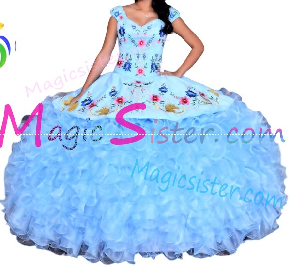 Hotselling Embroidery Charro Quinceanera Dress