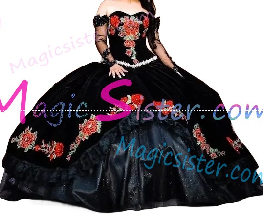 Hotselling Embroidery Charro Quinceanera Dress
