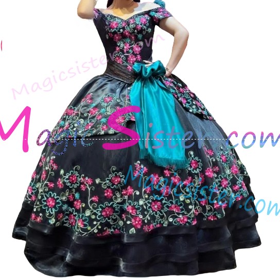 Hotselling Embroidery Charro Quinceanera Dress