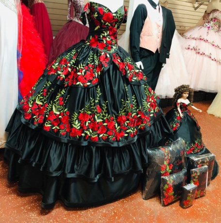Instock embroidery Flowers Quinceanera dresses