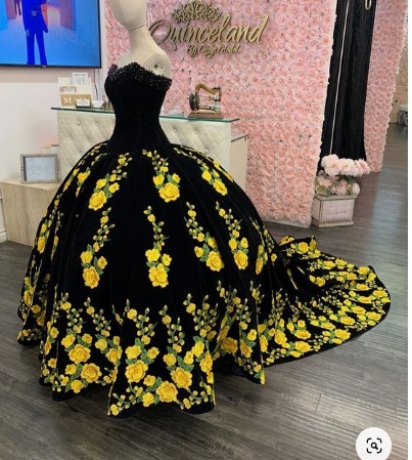 Instock embroidery Flowers Quinceanera dresses