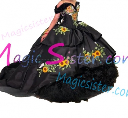 Hotselling Embroidery Charro Quinceanera Dress