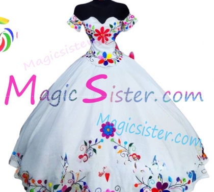 Hotselling Embroidery Charro Quinceanera Dress
