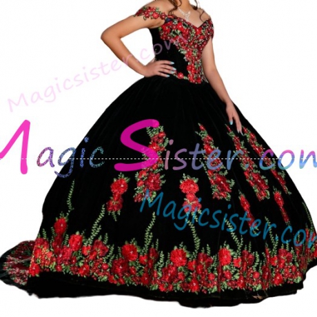 Hotselling Embroidery Charro Quinceanera Dress